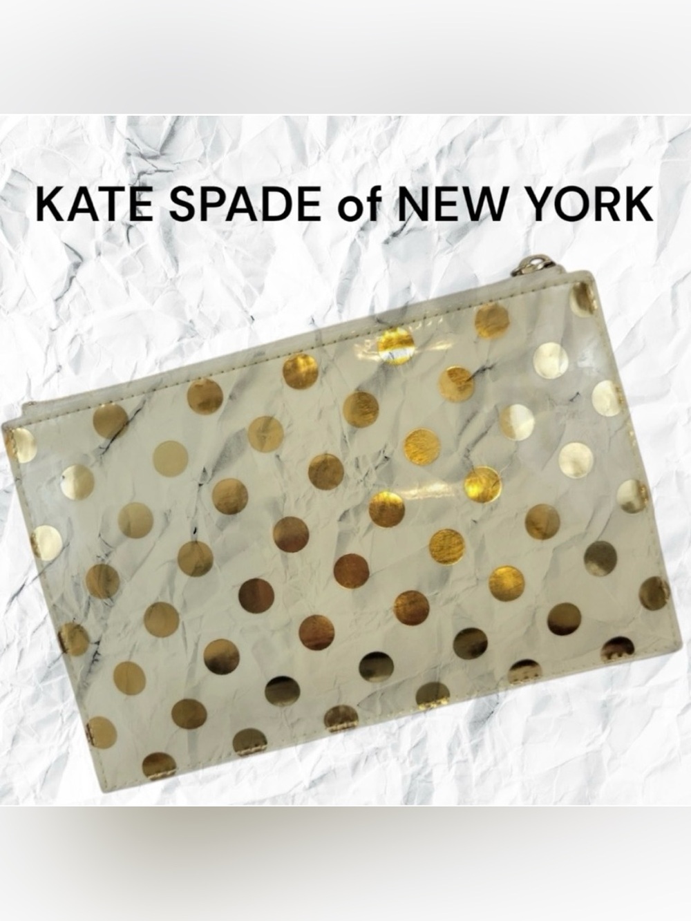 🔥REDUCED🔥Kate Spade makeup cosmetic purse She’s has a top zip w gold tone logo 🤍